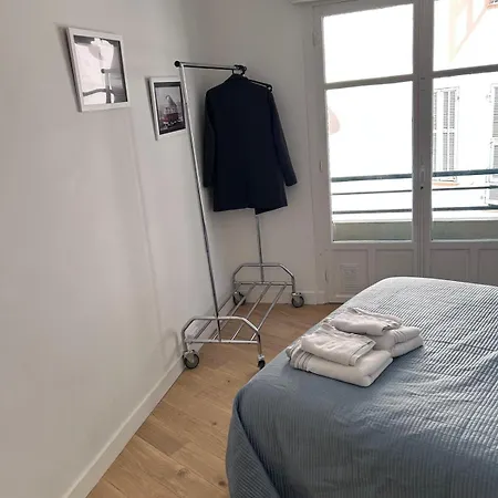 Shared Flat In Liberation Couette-café *