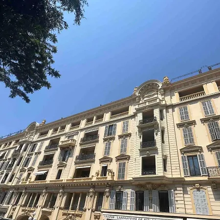 Beautiful With Parking Place Massena Apartment *