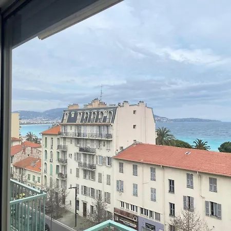 Appartement En Face De La Avec Vue Fantastique ! *