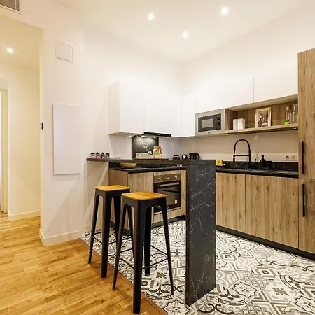 Chic & Cozy 2 Bdr Heart Of The Old Town Appartement *