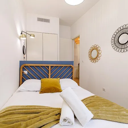 Chic & Cozy 2 Bdr Heart Of The Old Town Appartement