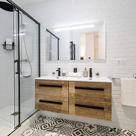 Appartement Chic & Cozy 2 Bdr Heart Of The Old Town *