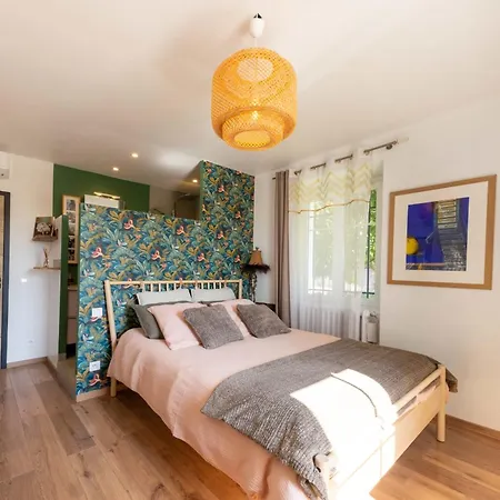 2 Private With Pool And Garden Sea View Nice