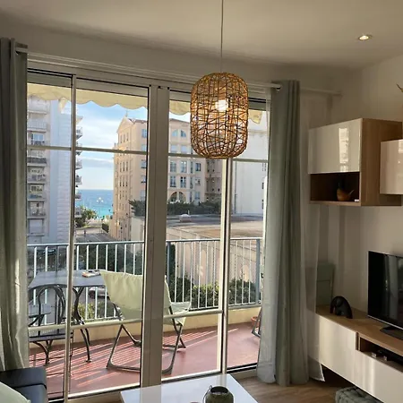Apartment #26 Staywiz Us -idealy Located Flat Ac 2mins Walk To Sea Balcony *
