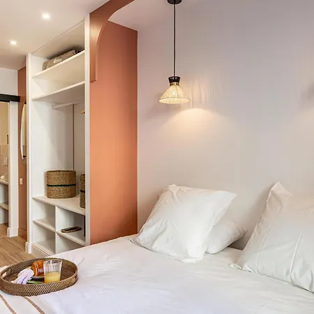 New! Remodeled & Spacious 4 Bedroom - 3 Bath - Heart Of - Ac In - With A Large Elevator Appartement *