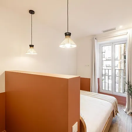 Appartement New! Remodeled & Spacious 4 Bedroom - 3 Bath - Heart Of - Ac In - With A Large Elevator