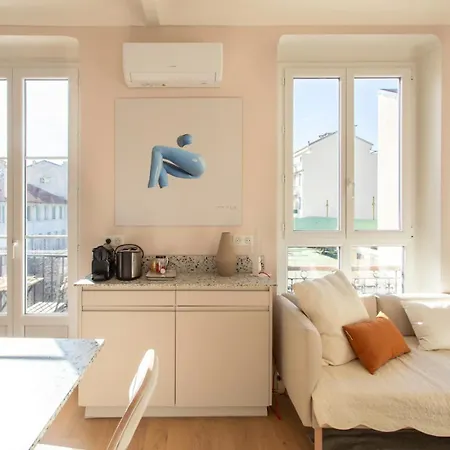 Apartment #25 Staywizus - 2bdr Port, 5min From The Old Town Balcony, Ac & Wifi Nice