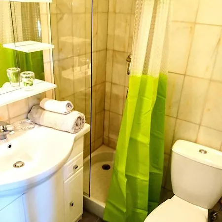 In A Private With Pool Appartement Nice