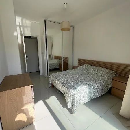 Scaliero T2 Avec Terrasse Plein Soleil Apartment *