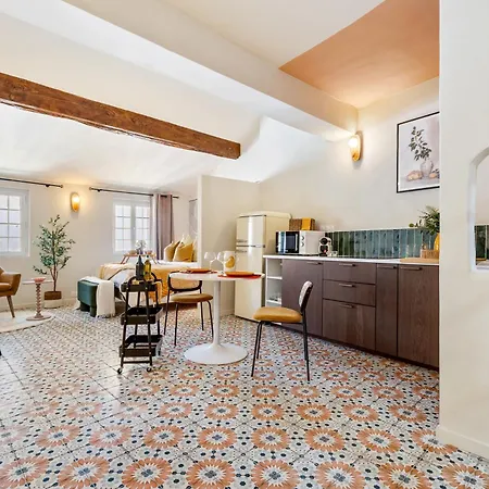 Renting - - Authentic Loft Old Rooftop View & Charm Apartment *