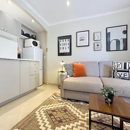 Cosy Avec Jardin Privatif - Carabacel, Apartment Nice
