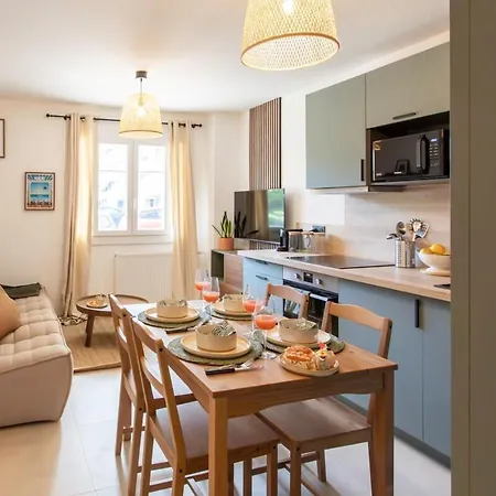 #41 Staywizus - Flat For 6, 3 Bdr Parking Wifi 5mins Walk Tram T1