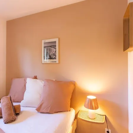 #41 Staywizus - Flat For 6, 3 Bdr Parking Wifi 5mins Walk Tram T1 Apartment Nice