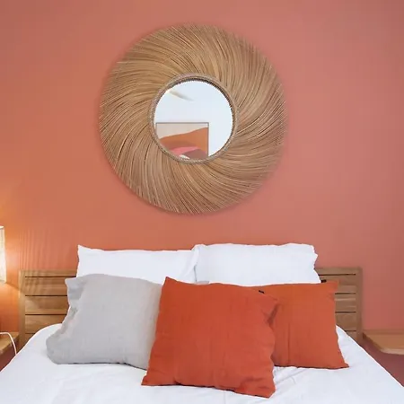 #41 Staywizus - Flat For 6, 3 Bdr Parking Wifi 5mins Walk Tram T1 * Nice