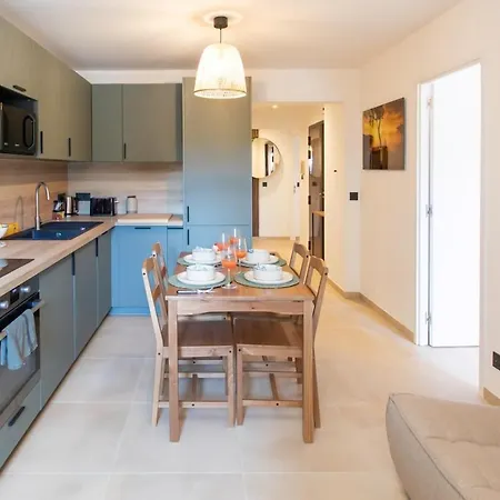 #41 Staywizus - Flat For 6, 3 Bdr Parking Wifi 5mins Walk Tram T1 Apartment Nice