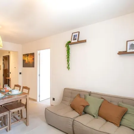 #41 Staywiz Us - Flat For 6, 3 Bdrs Parking Wifi 5mins Walk Tram T1
