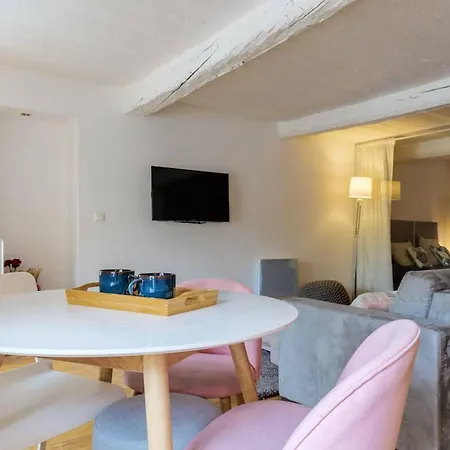 Joli Loft Entre Le Vieux Et Le Port Apartment