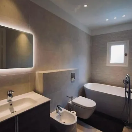 Prestigieuse Avec Piscine Privée Au Cœur De * Nice