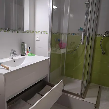 Grand 80m2 Parking Apartment *