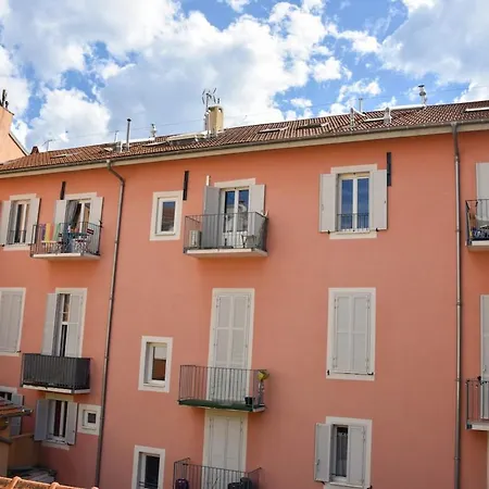 Appartement Moderne équipé à *