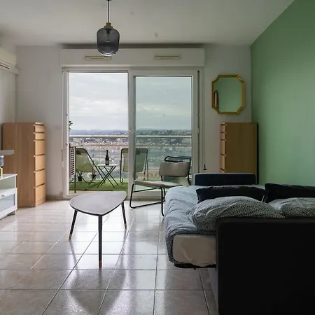 équipé Dans Résidence Avec Piscine à 10mn Du Centre * Nice