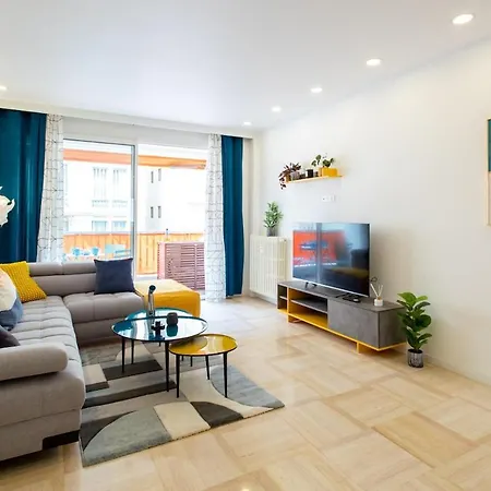 Apartment L38 Staywizus - Fleur 7min Walk To Beach, Free Parking Balcony & Ac