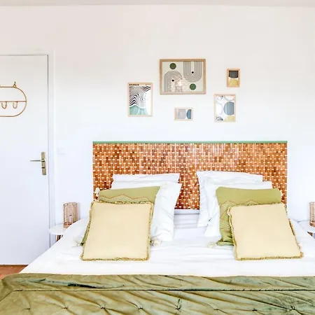 Apartment With Terrace, 8 Min Walk Sea, Parking, Ac *