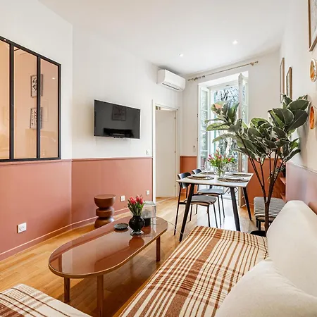 New! Remodeled In The Heart Of Nice, 3 Min, 2br, Ac, Elevator, Amazing Little Terrace, Location! Apartment Nice