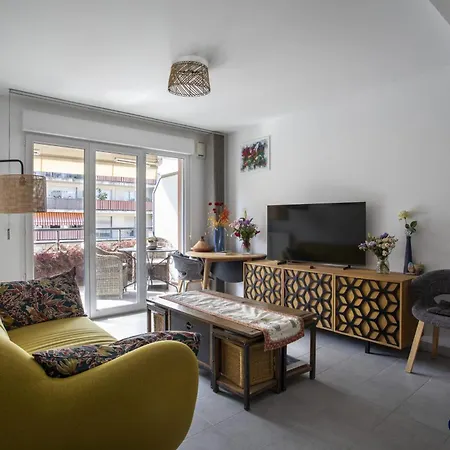 Air-conditioned Near Libération District Appartement