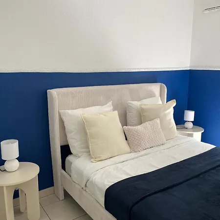 French Riviera, Parking Gratuit, Tram L1 Au Pied De L'immeuble Nice