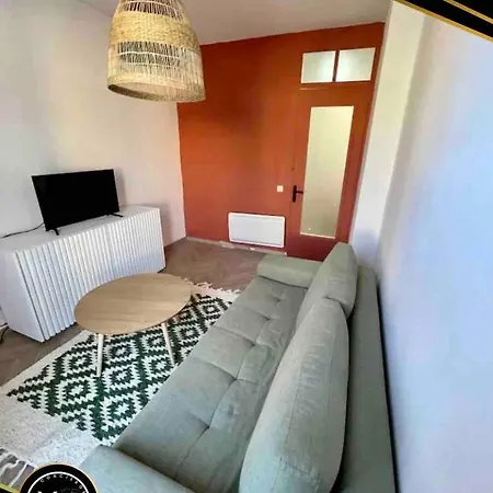 Apartment Beautiful Apartment Near City Center! *