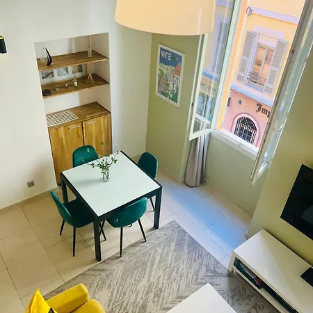 Old Town Prime, 1 Min & Massena Square, Nice