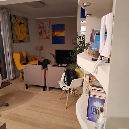 Appartement Zona Porto A 10 Mn A Piedi Dal Mare *