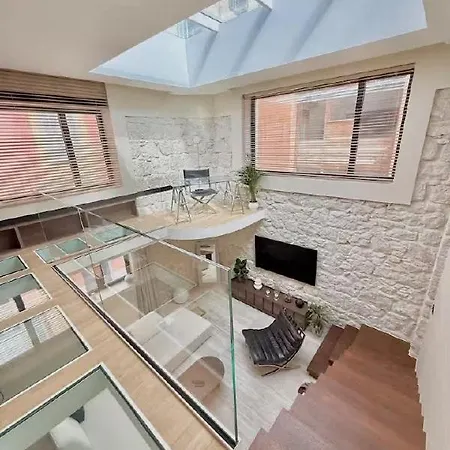 Luxurious Loft In Old Nice Apartment *
