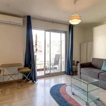 Apartment Cozy With Balcony Close To Garibaldi *