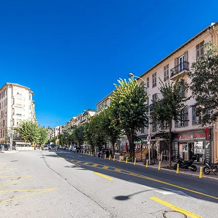 Appartement Large & Confort 2 Bdr Renovated Nice