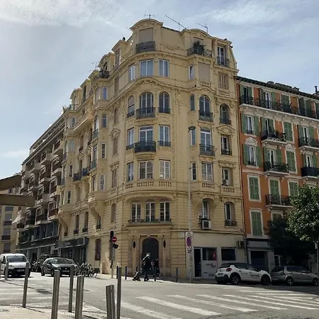 Appart hôtel Simple Stay-centre Au Calme *