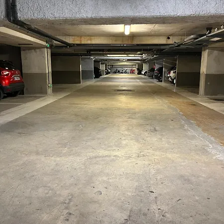3 Pièces Au Pied De La Promenade Du Paillon Appartement Nice