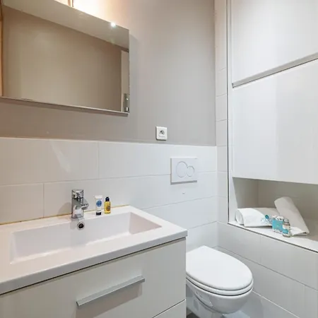 Joffre 49-d - Charming 2 Bedroom - Carré D'or Appartement