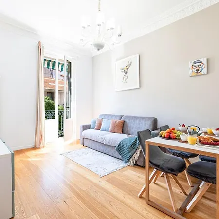 Joffre 49-d - Charming 2 Bedroom - Carré D'or Appartement