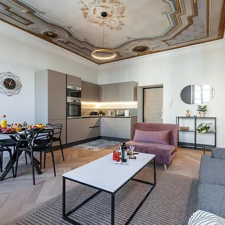 My Casa - Philibert - Traditional With Historical Fresc Apartment