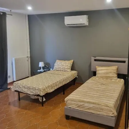 F3 ,appartement Climatise Neuf, Magnifique Vue Sur Et Aeroport, Proche Tram Et Gare Sncf 1 Min,aeroport 3 Minutes, 3 Rooms, New Ac Apartment, Magnificent Sea And Airport Views, Close To Tram And Sncf Train Station 1 Min, Airport 3 Min Apartment