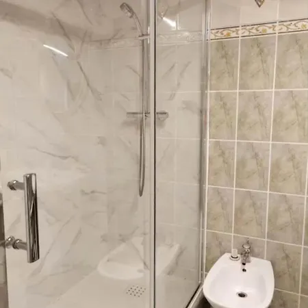 Large Pleasant Center King Size Bed