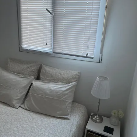 Résidence Sécurisée: Privée Avec Parking Et Accès Facile Homestay *