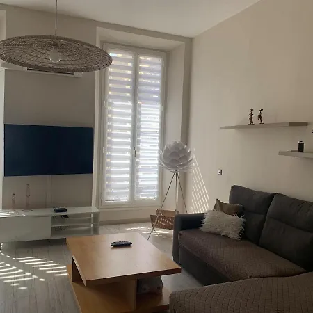 Port De Apartment