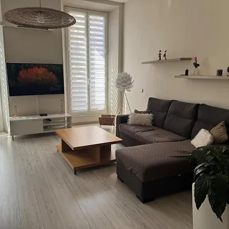 Port De Apartment