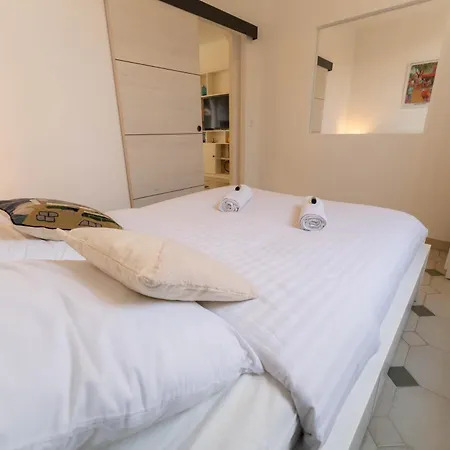 Apartment Magnifique Rez De Jardin Port *