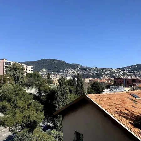 3-r Bright, Within 15 Min Walk Appartement