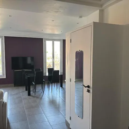 3-r Bright, Within 15 Min Walk Appartement *