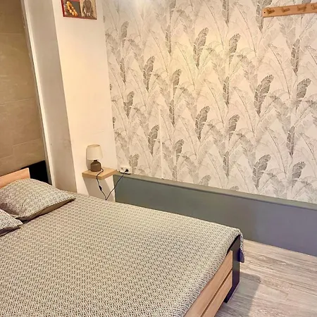 Fully-equipped 2-bedroom Apartment